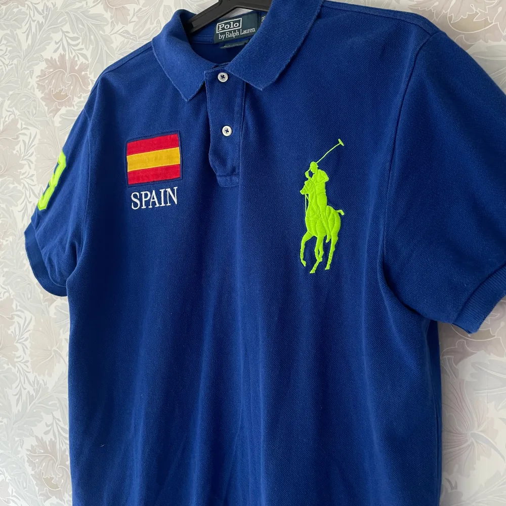 Ralph Lauren Spain Polo MEDIUM. T-shirts.