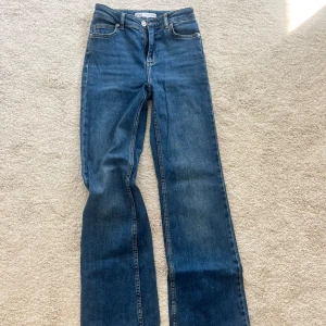 Blåa jeans - Blåa jeans från zara 