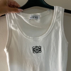 Loewe linne - Stolek S