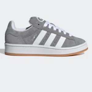 Campus 00s - Fett är en intressekoll på mina campus 00s storlek 38 eftersom de är för små för mig. De är helt oanvända, man får med box, smala vita snören och tjocka gråa. Köpta på asos för 1279kr