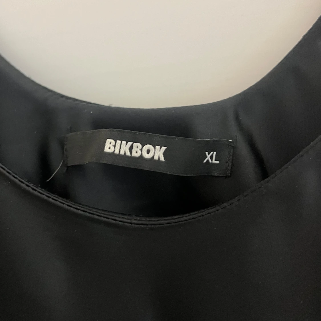 Satinklänning ifrån BikBok - 92