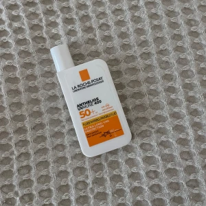 La Roche-Posay  - La Roche-Posay, SPF50+. Använd en gång. Nästan full flaska. 50ml. 