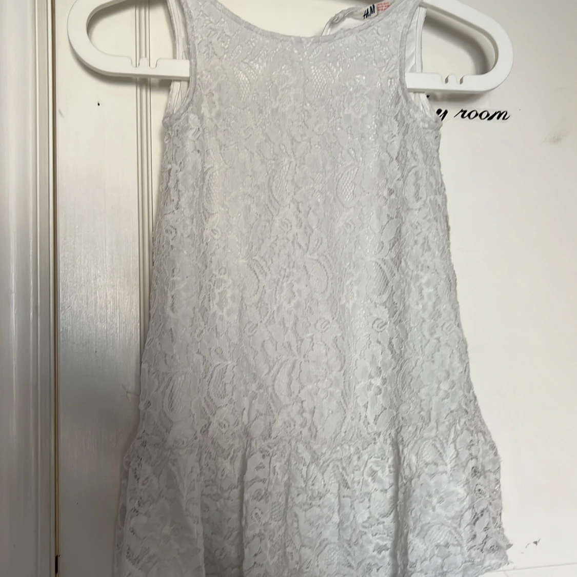 vit spets klänning ifrån h&m🩷