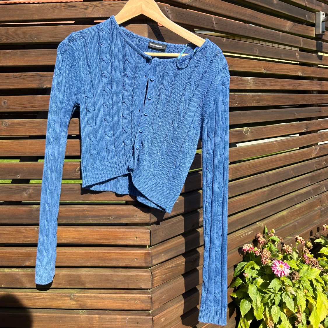 Blå stickad tröja