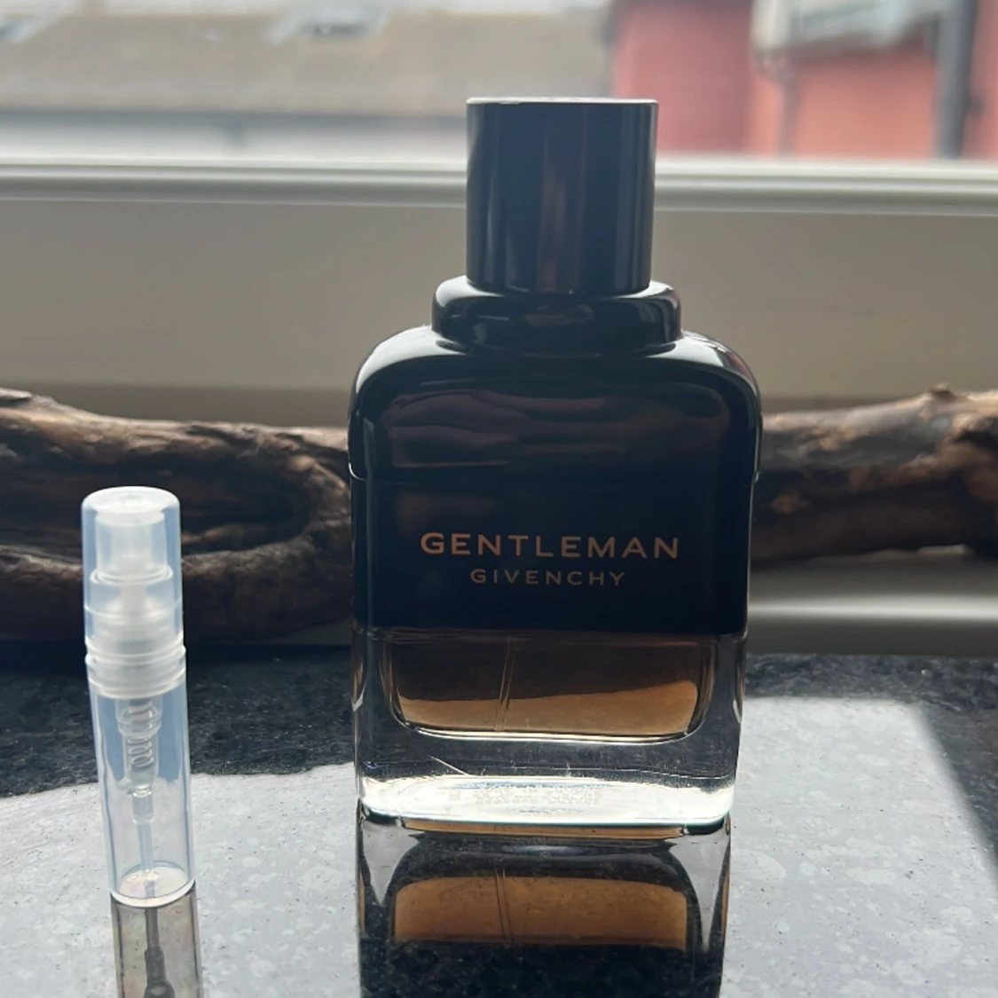 Givenchy gentleman reserveé priveé sample (2 ml)