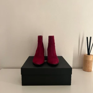 Vagabond shoemakers klackar👠 - Storlek 38, klackarna är i ett väldigt fint skick, välomhändertagna, nypris ligger på runt 1100kr, hör av er vid frågor samt övriga funderingar 🌹🌸👠