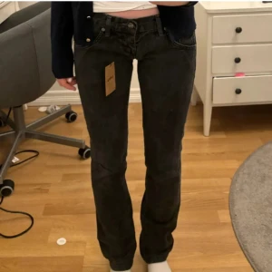  lowaist lee jeans - Ursnygga jeans Storlek 34/s !! Säljer eftersom de är för korta för mig, är 169💕💕