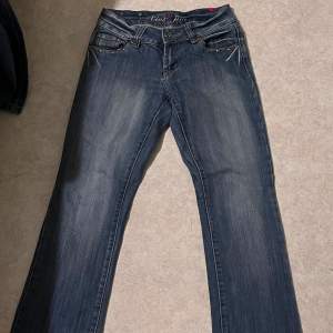 Säljer dessa jeans som är köpta i Tyskland några år tillbaka! Märket heter 5pm!💕