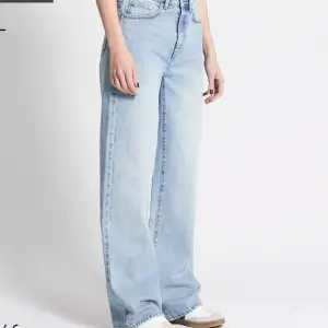 Ett par blå jeans från lager 157, köpt för 300 men säljer för 100, alldrig använt 