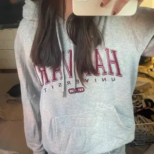 Harvard hoodie från H&M ❣️