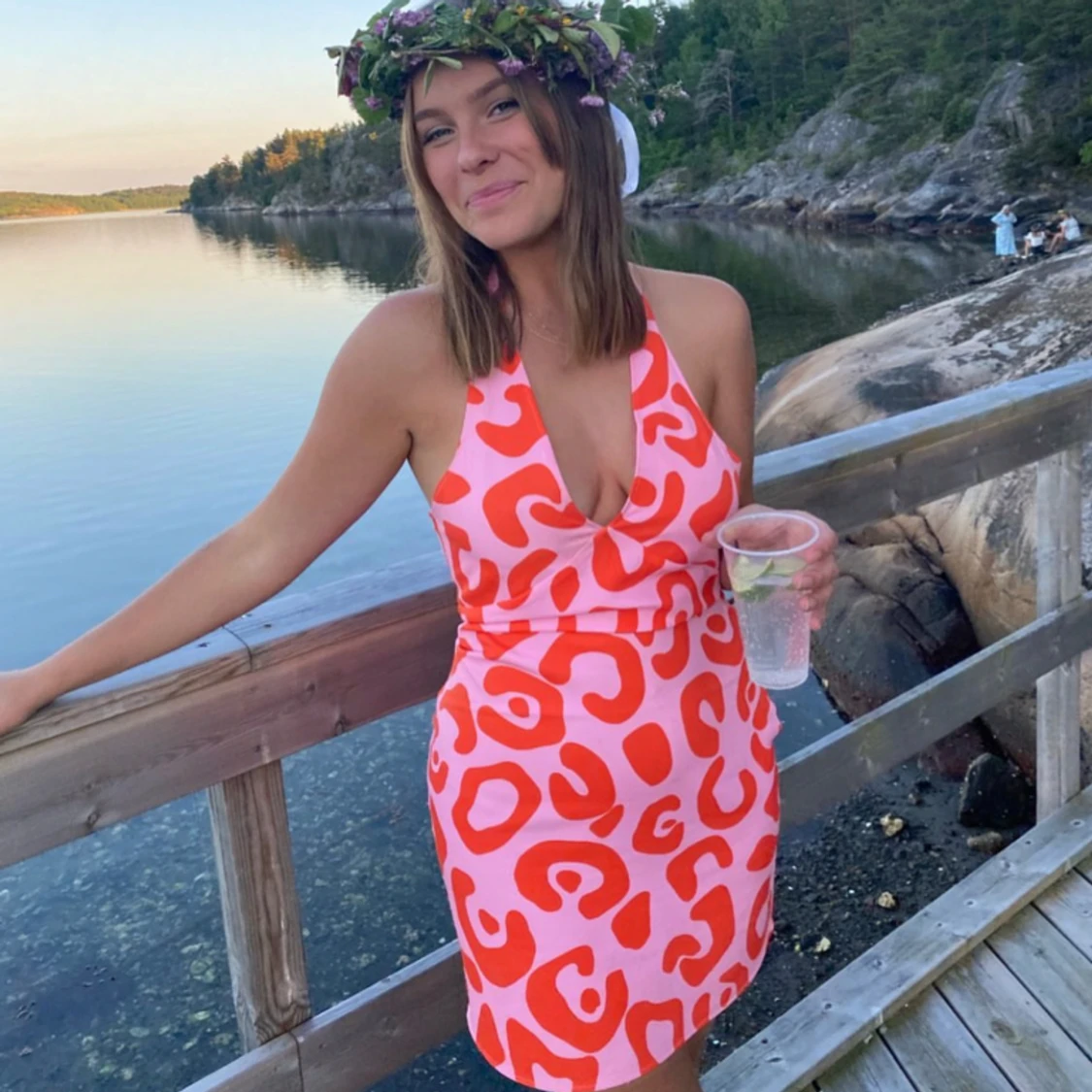 Rosa mönstrad klänning 