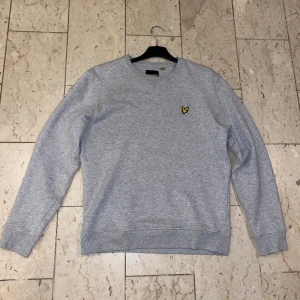 Lyle & Scott Sweatshirt - Lyle & Scott Sweatshirt i storlek S🔥 Inga deffekter, 100% bomull. Kontakta vid minsta fråga🔔