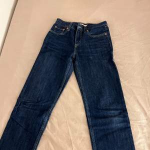Nya Levis jeans, low pro straight 