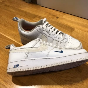 Nike Air Force 1 - Använda men bra skick, hämtas hos mig eller skickas endast.