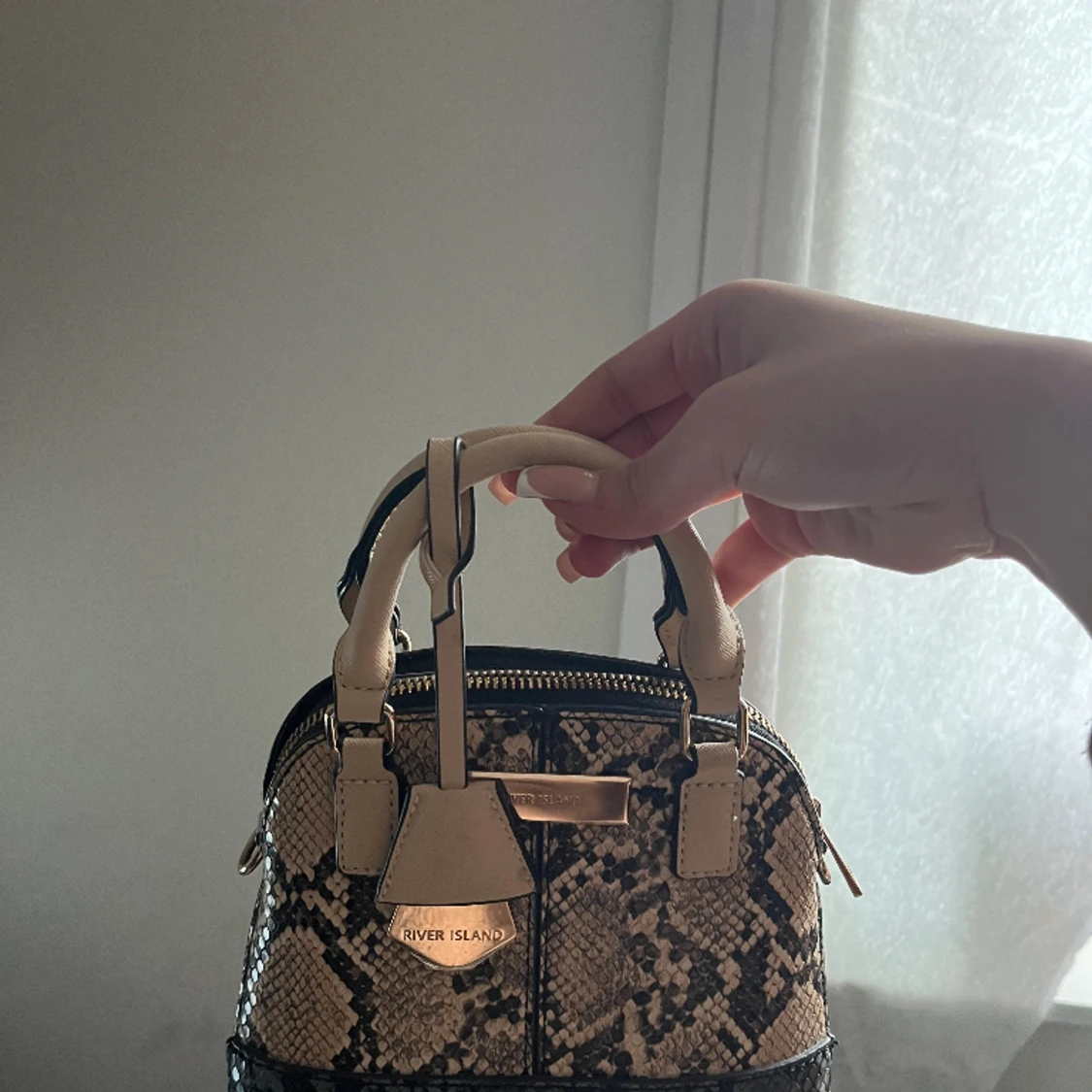 River island väska  - 91