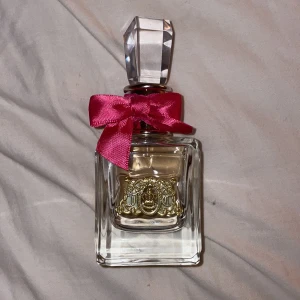 Viva la juicy - Juicy couture Parfym Viva La Juicy 30 ml. Fräsch doft, används bara inte!  