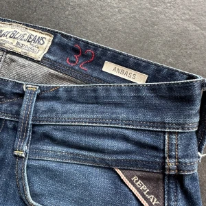 Sjukt feta Replay Anbass - Säljer dessa feta replay anbass i storlek 32/32 för ett riktigt bra pris! Bara använda ett fåtal gånger! Nyskick!   Tveka inte på att höra av dig vid frågor🤝