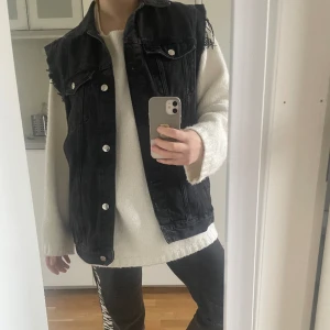 Jeans väst - Fett snygg jeansväst som är perfekt till våren!!🔥🔥