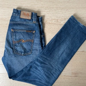 Nudie jeans - Tjena! Jag säljer dessa nudie jeans i storlek 31w & 34L, nypris ligger på 1699kr.