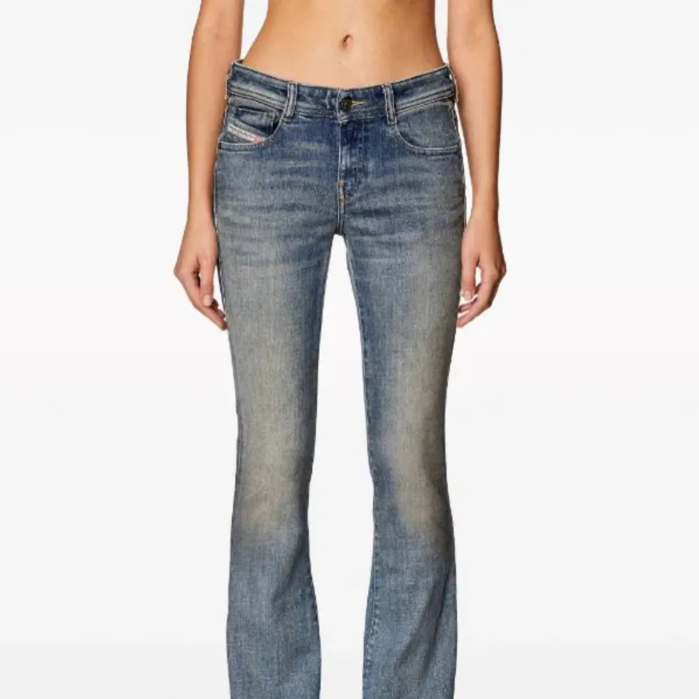 Diesel jeans, bootcut och låga. Använda enstaka gång, men de är för små för mig. de är dock normala i storleken. Jeans & Byxor.