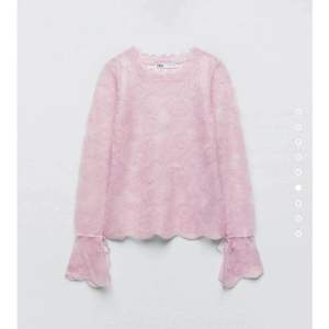 Såå fin rosa spets tröja från Zara💗Köpt här på Plick men kommer inte till användning. Kan skicka fler bilder vid intresse, pris kan diskuteras💞💓💗