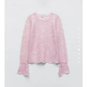 Spets tröja - Såå fin rosa spets tröja från Zara💗Köpt här på Plick men kommer inte till användning. Kan skicka fler bilder vid intresse, pris kan diskuteras💞💓💗