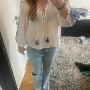 Blus från zara - Jättefin sommar blus från zara. Endast använd ett fåtal gånger💞💞