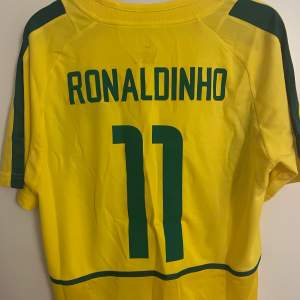 Brasilien Ronaldinho tröja. Perfekt för sommaren! Helt ny 