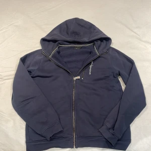 Sail Racing zip hoodie - Storlek 170 funkar som S