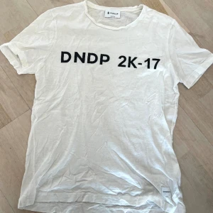 Dondup - As cool tshirt från dondup! 