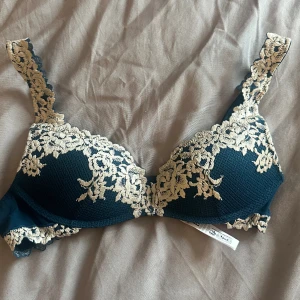 Intimissimi BH  - Säljes en intmissmi ”BH” Stl 70B Testad 1 gång (köpte fel stl) Säljes för 350kr elr bud. 