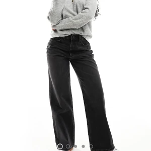 Baggy jeans  - Helt nya, aldrig använda, oversized baggy jeans. Ganska stretchiga❤️   Säljer pga för stora för mig. 