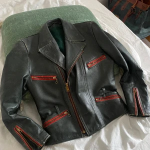Läderjacka  - Läderjacka storlek M