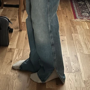 Pull&bear jeans - Jeans från pull&bear. De är knappt använda. Storleken är 34 men sitter också som 36. Skriv om ni har fler frågor!