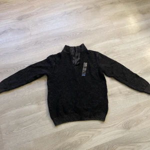 Stickad tröja  - En stickad tröja.  Nytt skick✨ I storlek L  