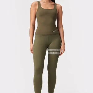 Stronger thights - Säljer dessa jättefina stronger thights i färgen olive night för jag passar inte i grönt De är knappt använda och ser helt nya ut.Sitter bra på mig som brukar ha small, men passar även mindre personer💕 Väldigt sköna! Nypris 900kr Pris kan diskuteras!