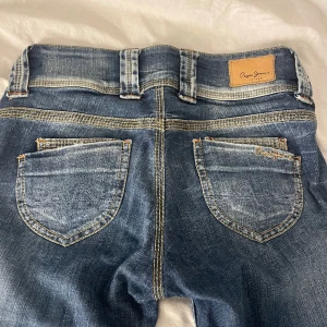 Pepe jeans - Skit snygga Pepe jeans i storlek 25W 30L. Har använt en gång för att dom tyvärr är för tajta för min smak💗💗 dom är straight. Skriv privat för fler frågor 💓