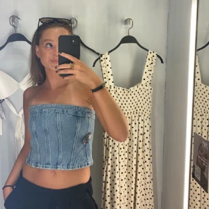 Zara topp - Jeanstopp från Zara, sparsamt använd. Storlek M❤️‍🔥