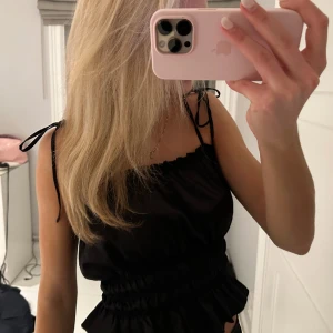 Fest topp - Säljer denna så snygga fest topp ifrån zara🥂🖤