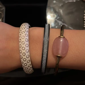 3 armband  - Priset ingår alla tre 