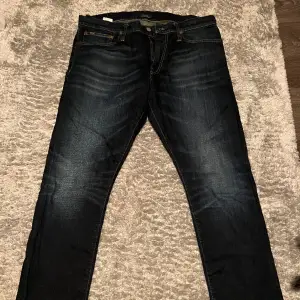 Polo Ralph Lauren jeans herr i storlek 33/32  Skick 9/10, hör av er i Dm om ni har några frågor🙌