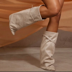 Helt nya Boots  - Aldrig använt, kunde inte göra en retur därför jag säljer dom