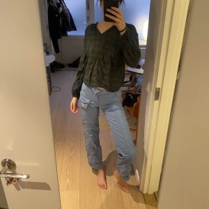 Blus från Bric-a-brac - Rutig blus/topp. Fin och skön!