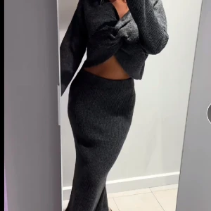 Stickat sett - Stickat sett från vero Moda super skönt material men har inte kommit till användning mer än 1 gång 