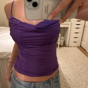 Lila linne  - Gulligt lila linne endast använt en gång 