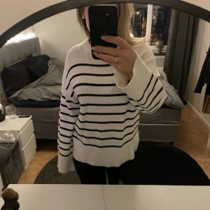 stickad tröja - säljer min stickade tröja eftersom den inte kommer till användning!💕