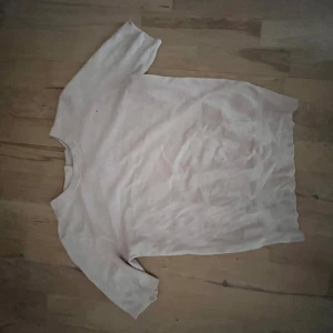  kortärmad - Lite tjockare t shirt från zara, ljusrosa.