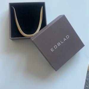 Guld halsband  - Nyskick, jätte fint till sommaren. Säljs pgr av att jag använder silver 💗