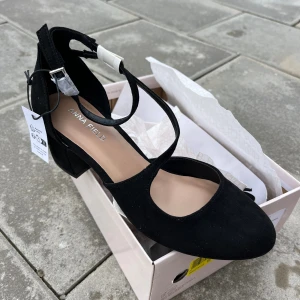 Svarta klackar  - Oanvända 