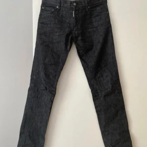 dsquared2 jeans  - Snygga svarta jeans från Dsquared2 med en slim fit.